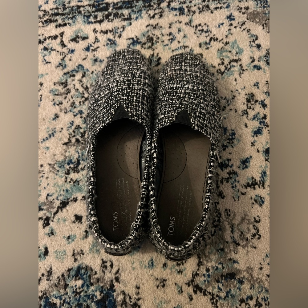 Toms Shoes
